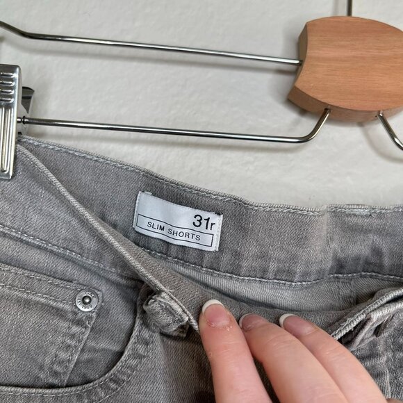 Gap Womens Gray Denim mid rise Slim Shorts rolled hem Size 31r - Picture 4 of 11